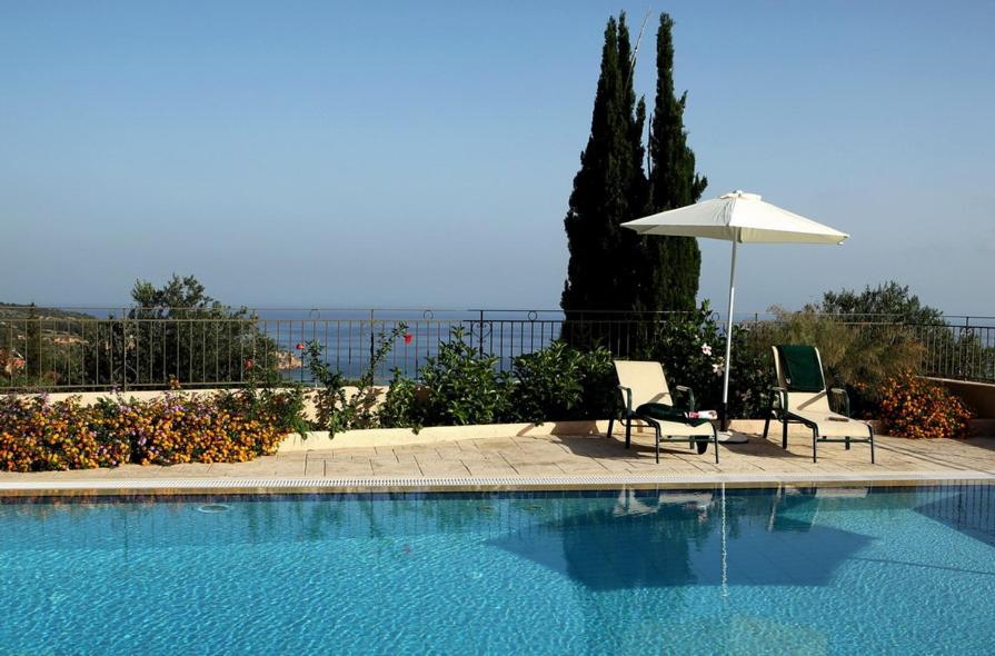 Provenzo And Meliti Villas Lourdata  Extérieur photo