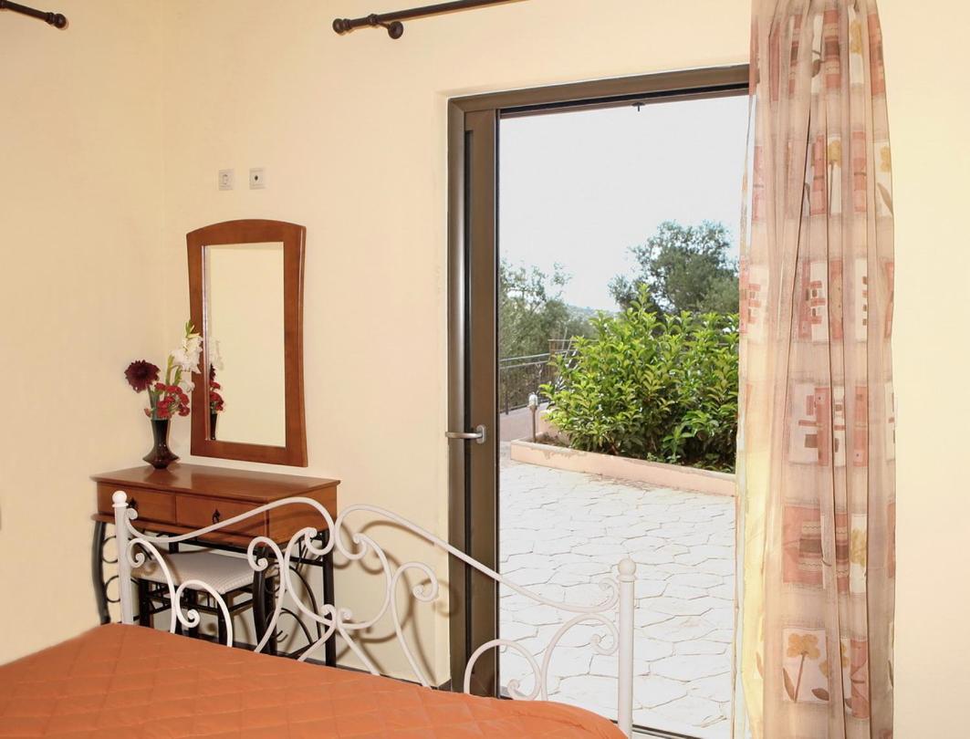 Provenzo And Meliti Villas Lourdata  Extérieur photo